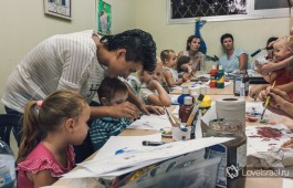 В матнасе в Хайфе, провожу урок израильским деткам - учу искусству.