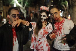 А вот это совсем иной тип мероприятия - ежегодный парад зомби на улицах Тель Авива, разумеется все что вы видите - не настоящее )