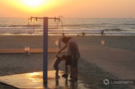 На пляжах Израиля всегда есть души с пресной водой